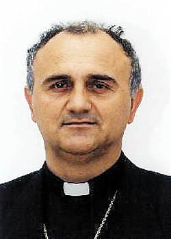 Pomoni biskup akovako-srijemske biskupije uro Gaparovi